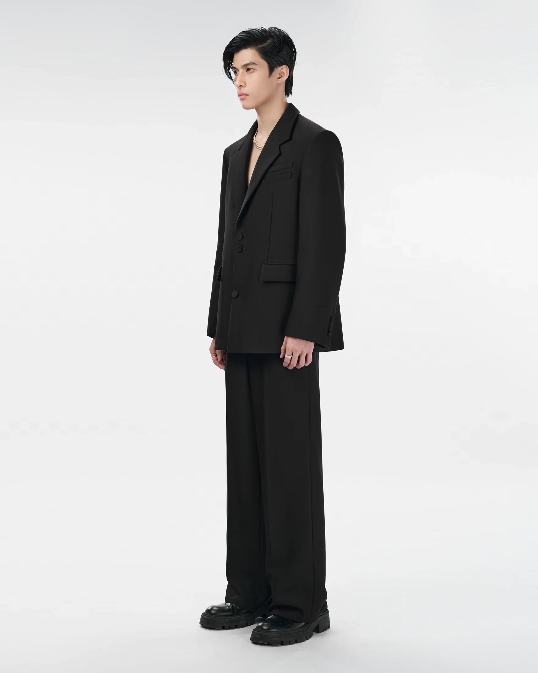 Karve Signature Blazer | Contemporary Structured Design High-Fashion Street Glamour